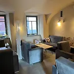Cukrarna Guest Hostel *