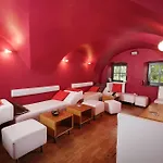 Cukrarna Guest