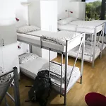 Cukrarna Guest אכסניה