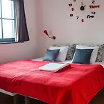 Cukrarna Guest