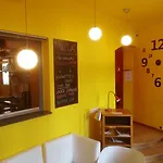 Cukrarna Guest Hostel *