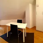 Cukrarna Guest