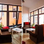Cukrarna Guest Hostel *