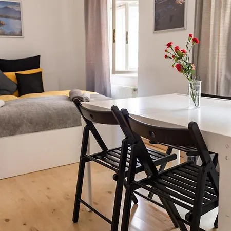 Cukrarna Guest Hostel