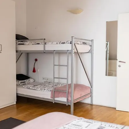 Cukrarna Guest * Kranj