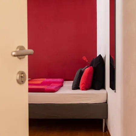 Hostel Cukrarna Guest