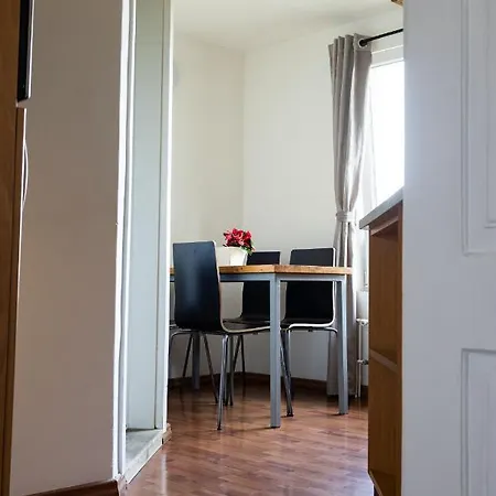 Cukrarna Guest קראנז'
