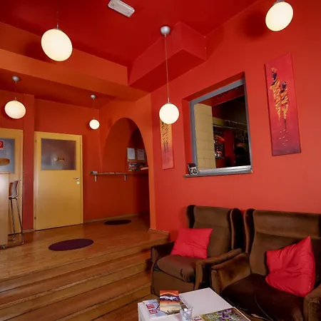 Cukrarna Guest Hostel Κραν
