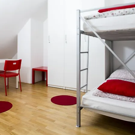 Hostel Cukrarna Guest Kranj