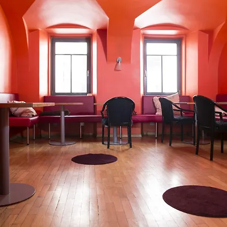 Cukrarna Guest * קראנז'