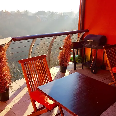 Cukrarna Guest Hostel *