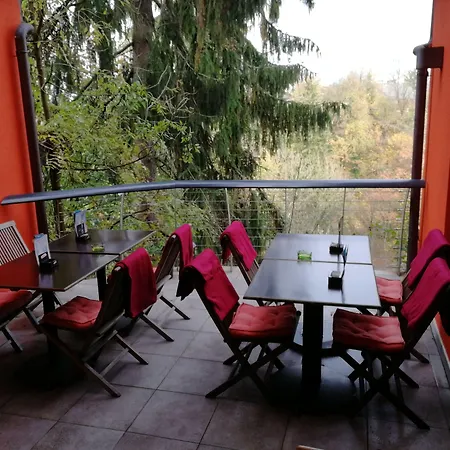 Cukrarna Guest