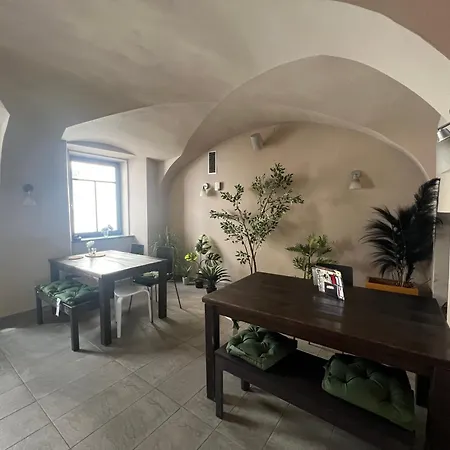 Cukrarna Guest Hostel *