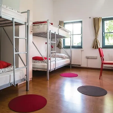 Cukrarna Guest Hostel *