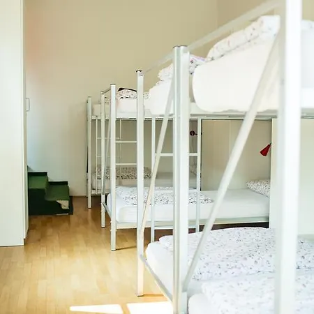 Cukrarna Guest