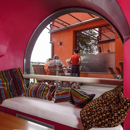 Cukrarna Guest Hostel *