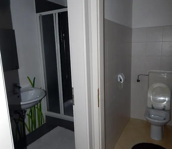 Cukrarna Guest Хостел