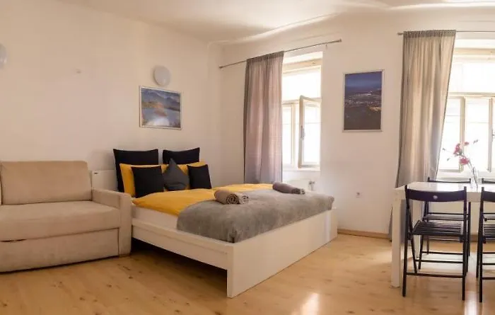 Cukrarna Guest * Kranj