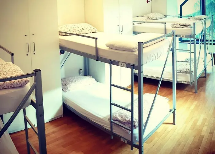 Хостел Cukrarna Guest *